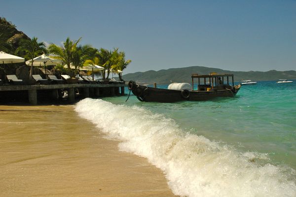 Product picture Fishing boat in the surf
